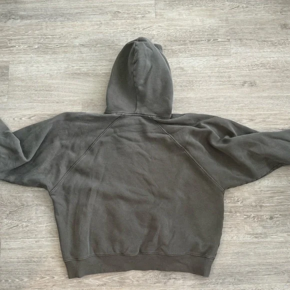 TNA Sweatshirt - Picture 2 of 3